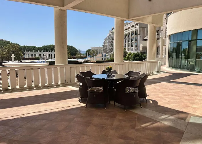 Luxurious With Sea View Lejlighed *